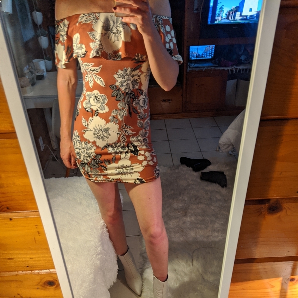 Timing Hawaiian dress